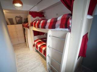 Хостел Smile Hostel Нижний Новгород Кровать в 5-местном общем номере-5