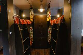 Хостел Smile Hostel Нижний Новгород Кровать в общем 6-местном номере для мужчин и женщин-8