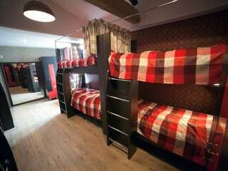 Хостел Smile Hostel Нижний Новгород Кровать в общем 8-местном номере для мужчин и женщин-9