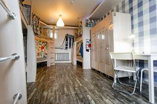 Хостел Smile Hostel Нижний Новгород Кровать в общем 8-местном номере для мужчин и женщин-1