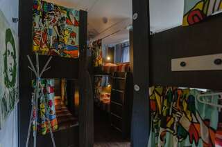 Хостел Smile Hostel Нижний Новгород Кровать в общем 6-местном номере для мужчин и женщин-7